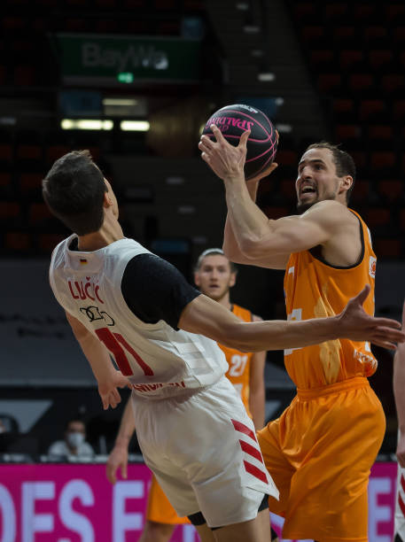 总是引人注 总是引人注